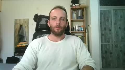 EmilioZem8 online show from January 24, 2025, 8:02 am