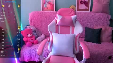 Emiliya online show from March 22, 2026, 7:12 am