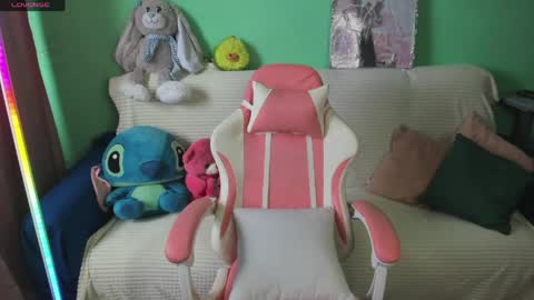 Snapshot of emiliyaqueen chatting on April 11, 2026, 8:29 am Emiliya online show from April 11, 2026, 8:29 am