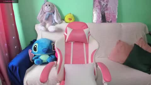 Snapshot of emiliyaqueen chatting on April 12, 2026, 5:34 am Emiliya online show from April 12, 2026, 5:34 am