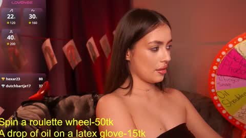 Snapshot of emiliyaroude chatting on September 19, 2025, 2:07 pm Emiliya online show from September 19, 2025, 2:07 pm