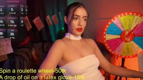 Snapshot of emiliyaroude chatting on September 20, 2025, 1:01 pm Emiliya online show from September 20, 2025, 1:01 pm