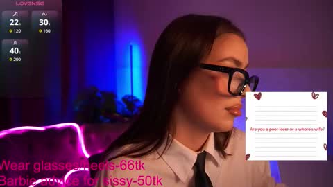  Emiliya  online show from November 18, 2025, 12:31 pm