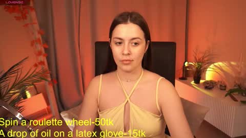  Emiliya  online show from November 28, 2025, 1:25 pm