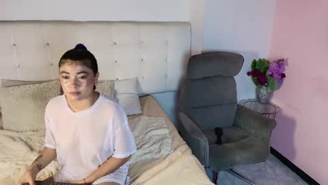 Emilly online show from June 27, 2026, 3:22 am