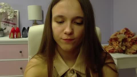 Emilly online show from December 4, 2024, 8:01 am