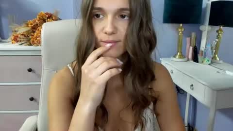 Emilly online show from June 15, 2026, 6:48 am
