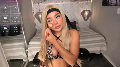 emilly_mell online show from October 5, 2025, 11:19 am
