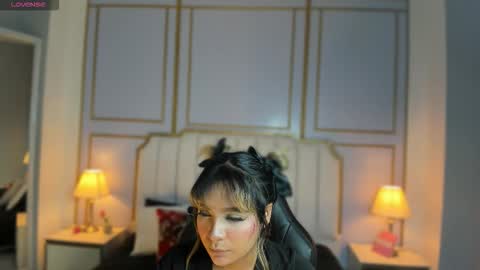 emilly_mell online show from November 16, 2025, 11:27 am