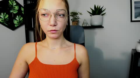 Emilly online show from December 4, 2024, 10:35 am