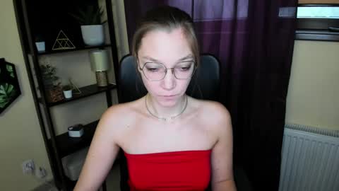 Emilly online show from March 11, 2025, 6:21 am
