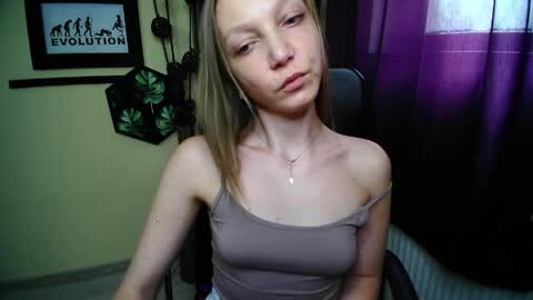 Emilly online show from May 11, 2026, 12:44 pm
