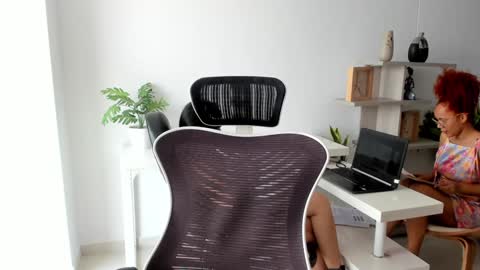 Snapshot of emillybrowm chatting on March 11, 2025, 3:02 pm Emilly online show from March 11, 2025, 3:02 pm