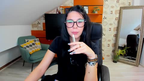 EmillyTaylor online show from December 4, 2024, 5:05 am