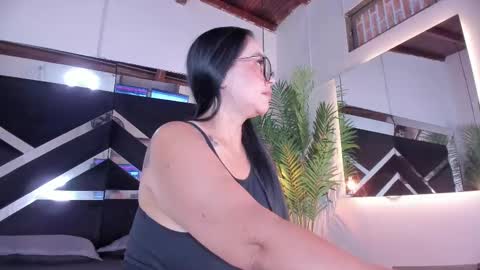 Snapshot of emily18__ chatting on October 2, 2025, 11:06 am Emily online show from October 2, 2025, 11:06 am