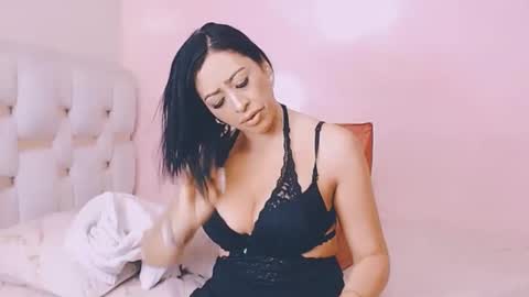 Snapshot of emily_414 chatting on October 27, 2025, 1:04 pm Dayana online show from October 27, 2025, 1:04 pm