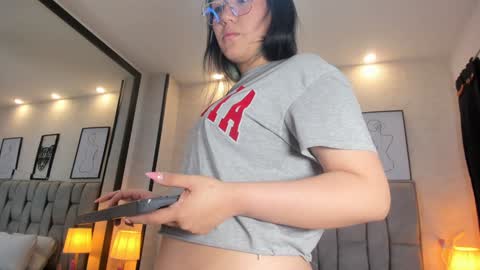 Snapshot of emily_5weet chatting on December 13, 2024, 9:24 am Emily online show from December 13, 2024, 9:24 am