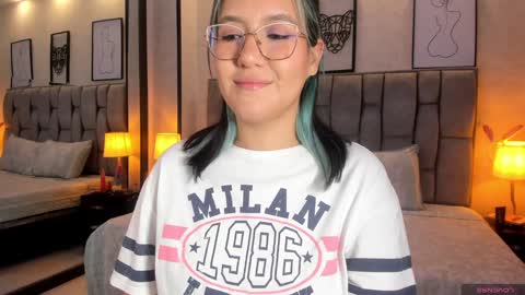 Snapshot of emily_5weet chatting on December 21, 2024, 7:03 am Emily online show from December 21, 2024, 7:03 am