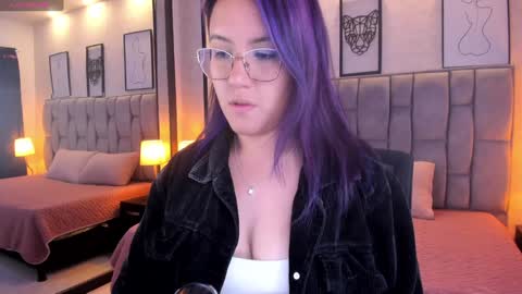 Snapshot of emily_5weet chatting on January 28, 2025, 7:11 am Emily online show from January 28, 2025, 7:11 am