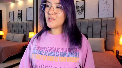 Snapshot of emily_5weet chatting on February 8, 2025, 7:15 am Emily online show from February 8, 2025, 7:15 am