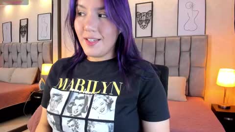 Snapshot of emily_5weet chatting on February 9, 2025, 5:08 am Emily online show from February 9, 2025, 5:08 am