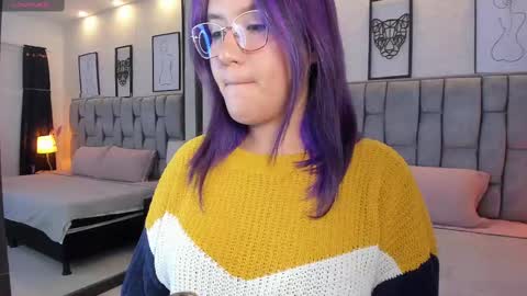 Snapshot of emily_5weet chatting on February 14, 2025, 5:09 am Emily online show from February 14, 2025, 5:09 am
