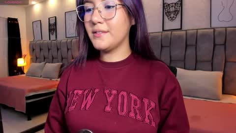 Snapshot of emily_5weet chatting on February 20, 2025, 4:28 am Emily online show from February 20, 2025, 4:28 am