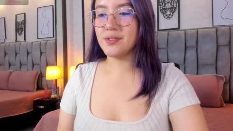 Snapshot of emily_5weet chatting on March 1, 2025, 3:43 am Emily online show from March 1, 2025, 3:43 am