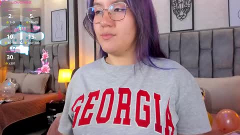 Snapshot of emily_5weet chatting on March 2, 2025, 9:53 am Emily online show from March 2, 2025, 9:53 am