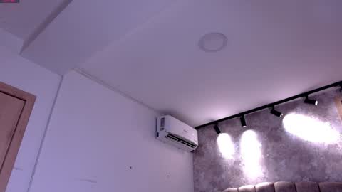 Snapshot of emily_____ chatting on September 25, 2025, 1:42 am emily valentina online show from September 25, 2025, 1:42 am