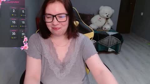 Emily 3 online show from November 9, 2025, 3:54 pm