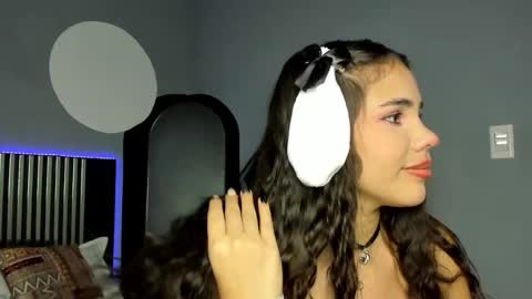              online show from October 27, 2025, 8:13 pm