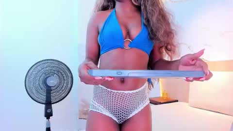 Snapshot of emily_browne chatting on September 19, 2025, 7:58 pm emily online show from September 19, 2025, 7:58 pm