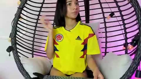 emily_bruss online show from June 17, 2026, 7:48 pm
