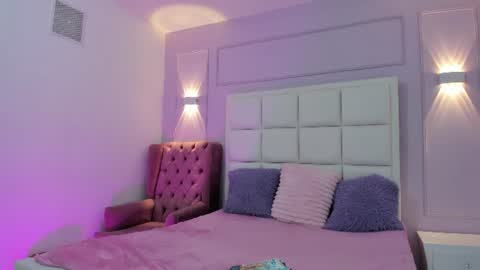 emily_bruss online show from July 10, 2026, 9:17 pm