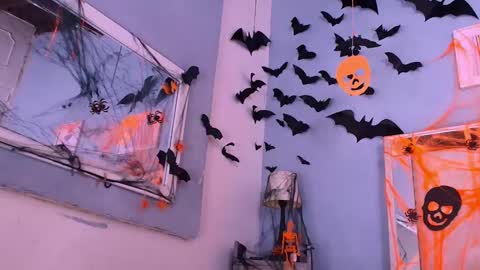 Snapshot of emily_castillo1_ chatting on October 27, 2025, 4:27 am emily_castillo1_ online show from October 27, 2025, 4:27 am