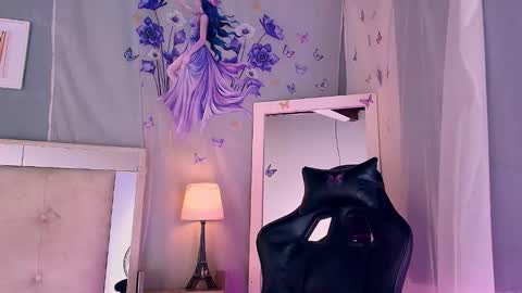 Snapshot of emily_castillo1_ chatting on March 25, 2026, 5:24 am emily_castillo1_ online show from March 25, 2026, 5:24 am