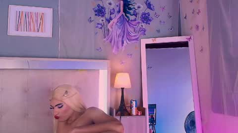 emily_castillo1_ online show from May 6, 2026, 5:25 am