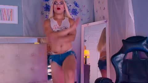 emily_castillo1_ online show from May 8, 2026, 6:08 am
