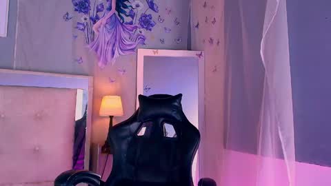 emily_castillo1_ online show from May 10, 2026, 5:56 am