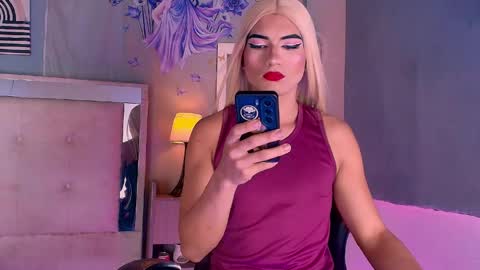 emily_castillo1_ online show from June 8, 2026, 5:19 am