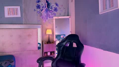 emily_castillo1_ online show from June 12, 2026, 6:01 am
