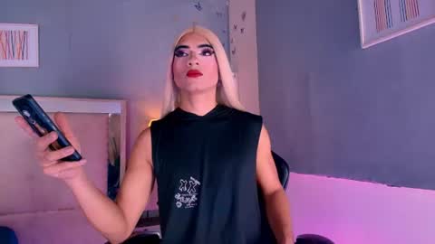 emily_castillo1_ online show from June 17, 2026, 5:21 am