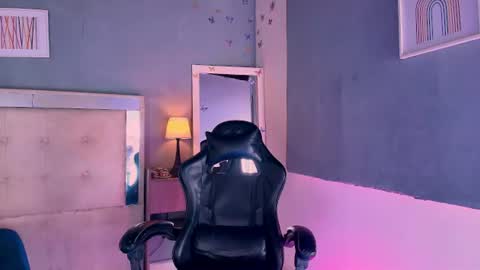 emily_castillo1_ online show from June 21, 2026, 4:48 am