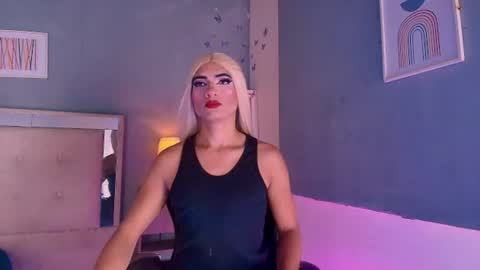 emily_castillo1_ online show from June 23, 2026, 5:27 am