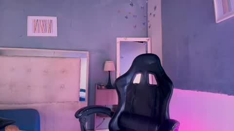 emily_castillo1_ online show from June 24, 2026, 4:22 am