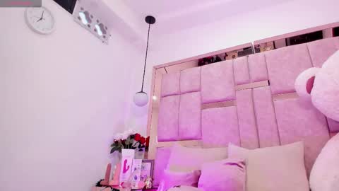  M I A   online430pm- 930pm online show from October 2, 2025, 10:28 pm