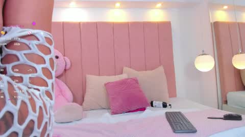 Snapshot of emily_daarell chatting on April 4, 2026, 8:17 pm M I A online430pm- 930pm online show from April 4, 2026, 8:17 pm