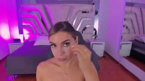 Snapshot of emily_ellen chatting on September 25, 2025, 11:03 am Emily online show from September 25, 2025, 11:03 am