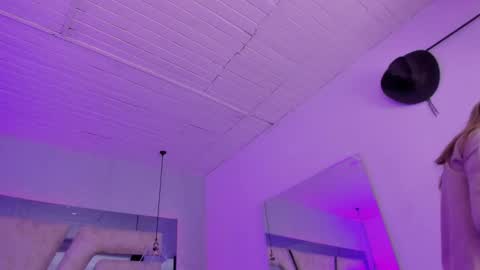 Snapshot of emily_ellen chatting on October 24, 2025, 11:17 am Emily online show from October 24, 2025, 11:17 am